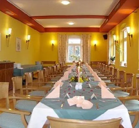 & Restaurant Lindenhof Отель