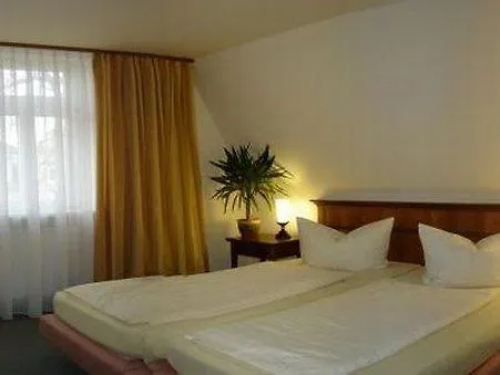 & Restaurant Lindenhof Otel Dresden